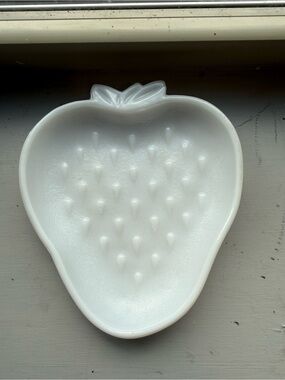 Milk glass strawberry dish by Hazel Atlas